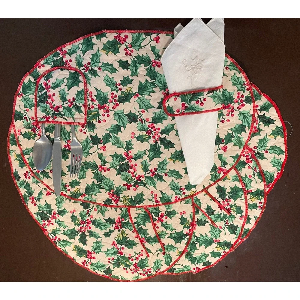 Vtg Quilted Christmas Place Mats Handmade 5 Reversible Napkin Utensil Holder